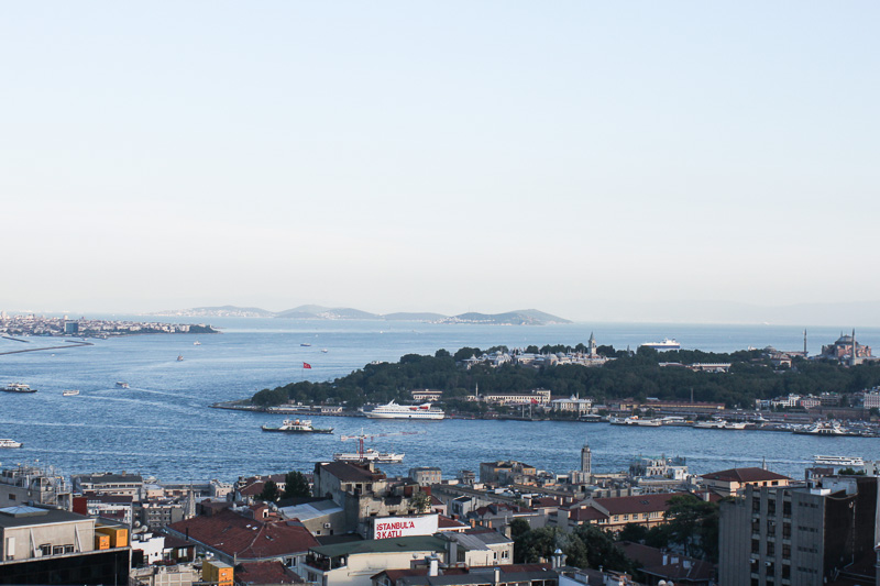 Istanbul_City_Travel-Marmara_roof_bar_2