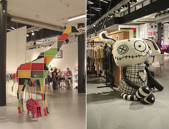 giant girafe by Arkitektur Ministeriet and small rags